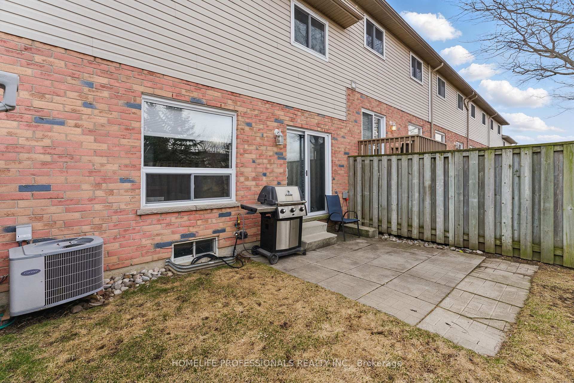 3 Bedrooms Condo at 485 Green,  Hamilton For sale