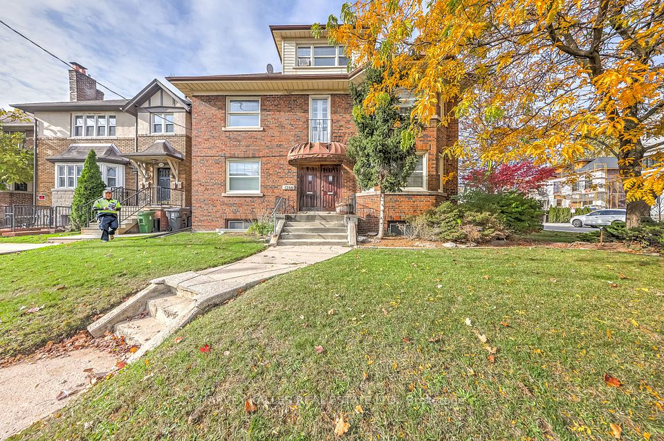 1200 Avenue Road Upper#3