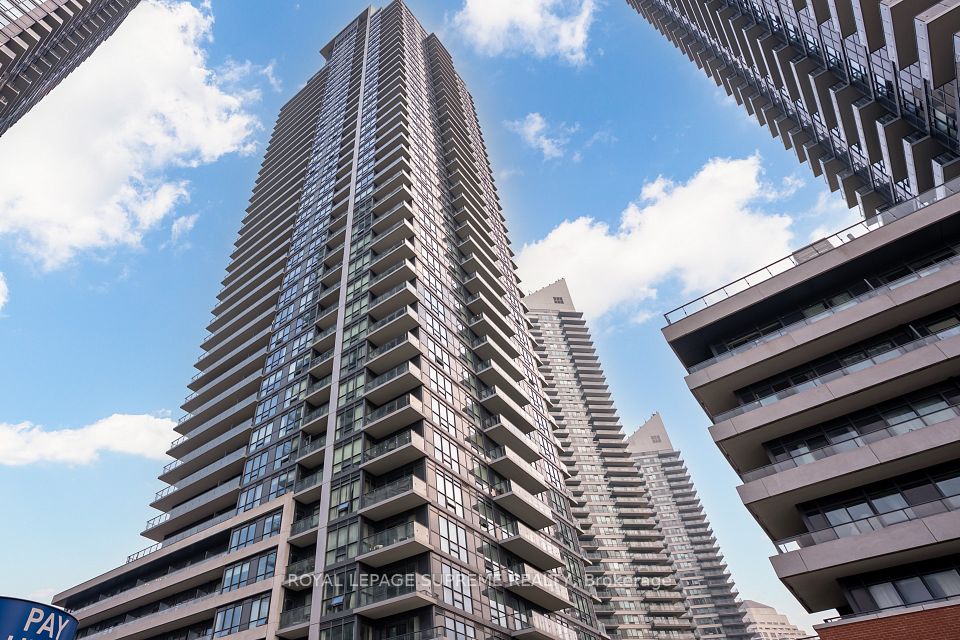 2212 Lake Shore
