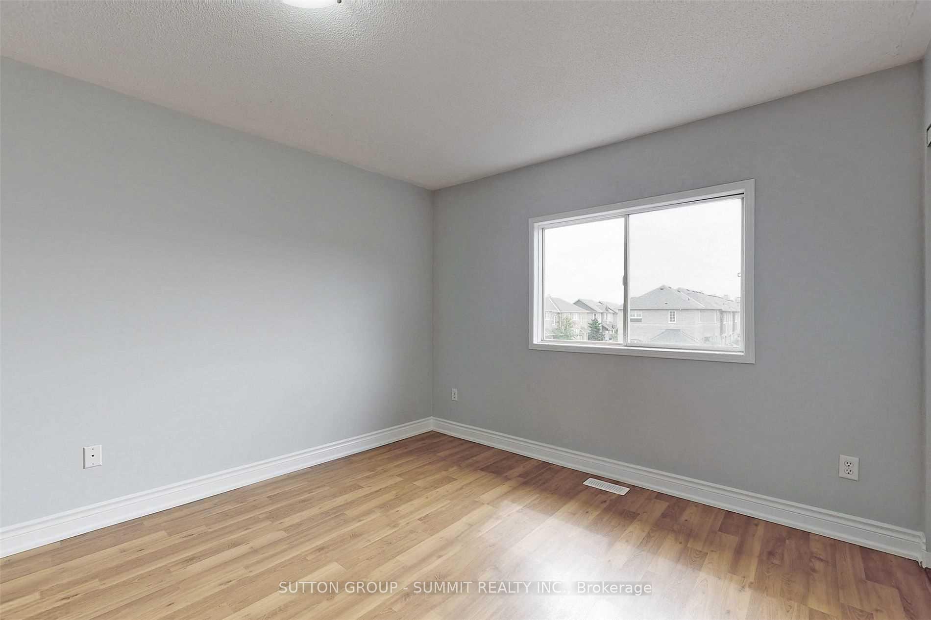4 Bedrooms Condo at 5535 GLEN ERIN,  Mississauga For sale