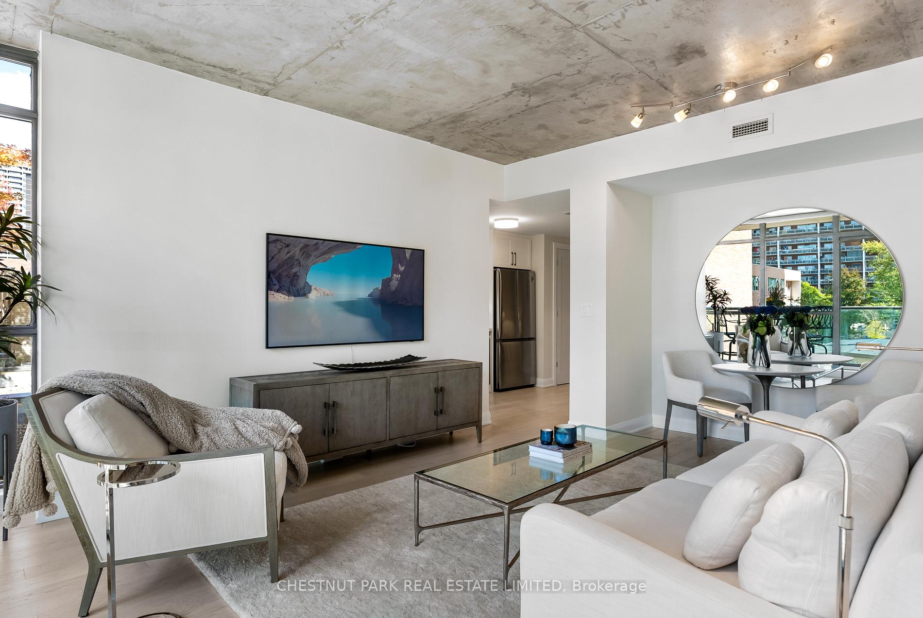 2 Bedrooms Condo at 285 Mutual, Toronto For sale