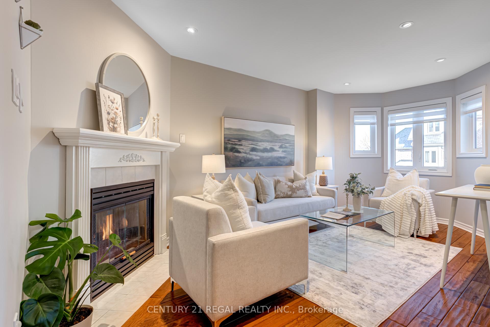 3 Bedrooms Condo at 45 Bristol, Mississauga For sale