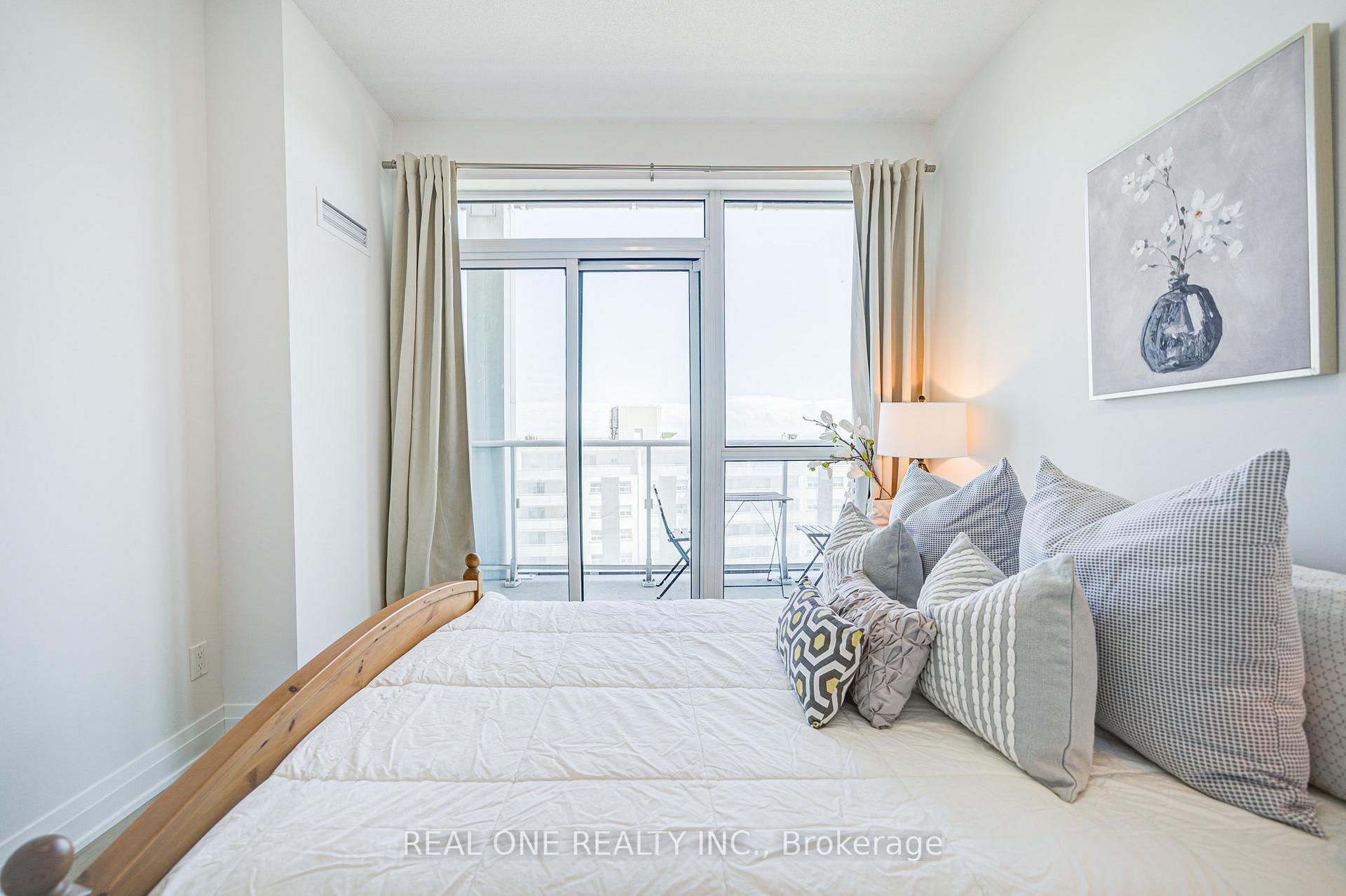 1 Bedroom Condo at 55 SPEERS, Oakville For sale
