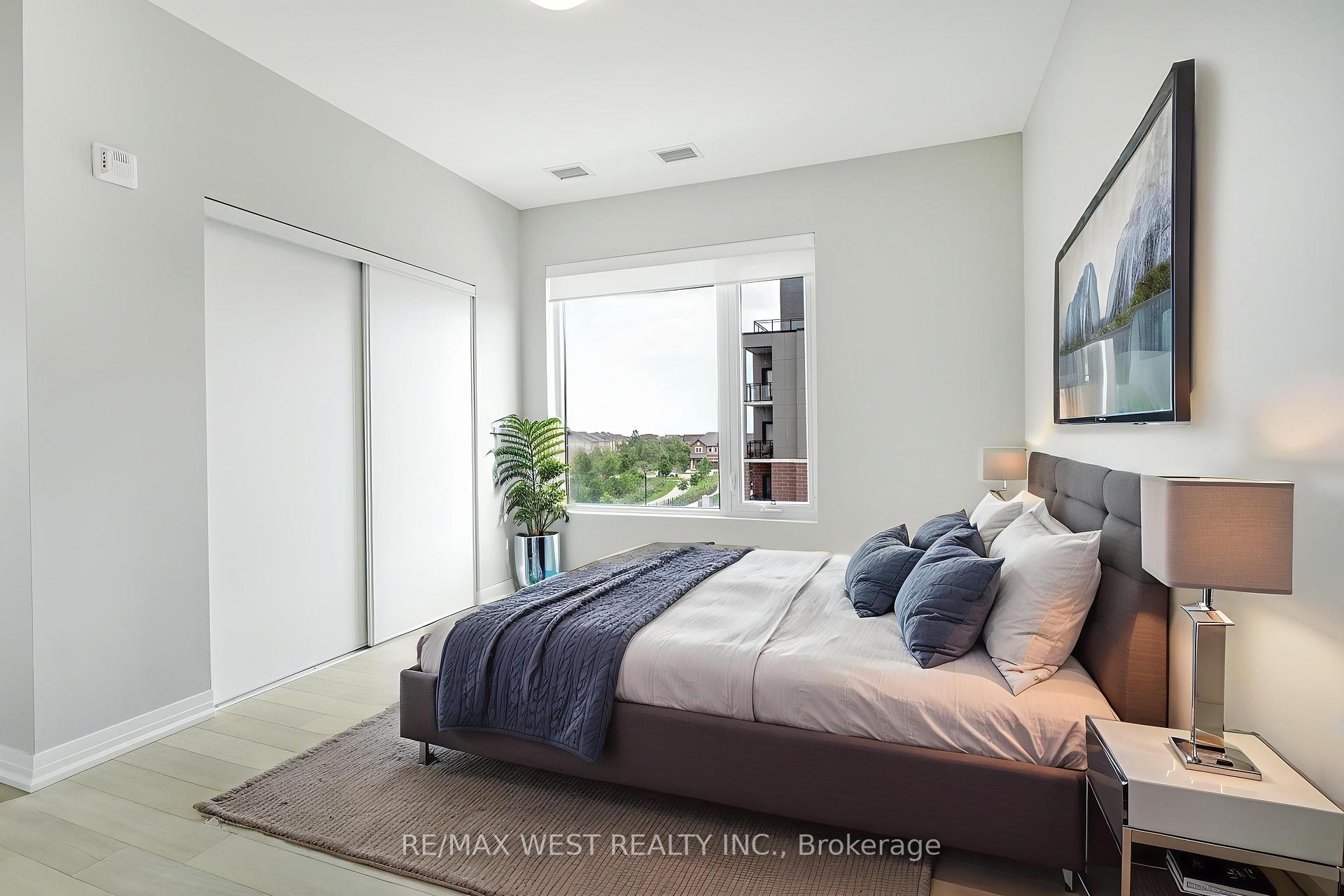 2 Bedrooms Condo at 3285 Carding Mill, Oakville For sale