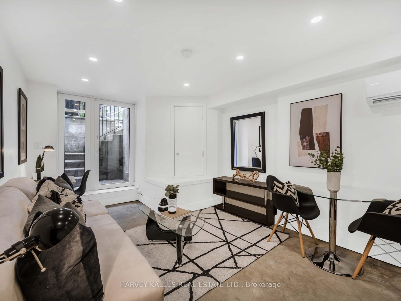 18 Saunders Avenue