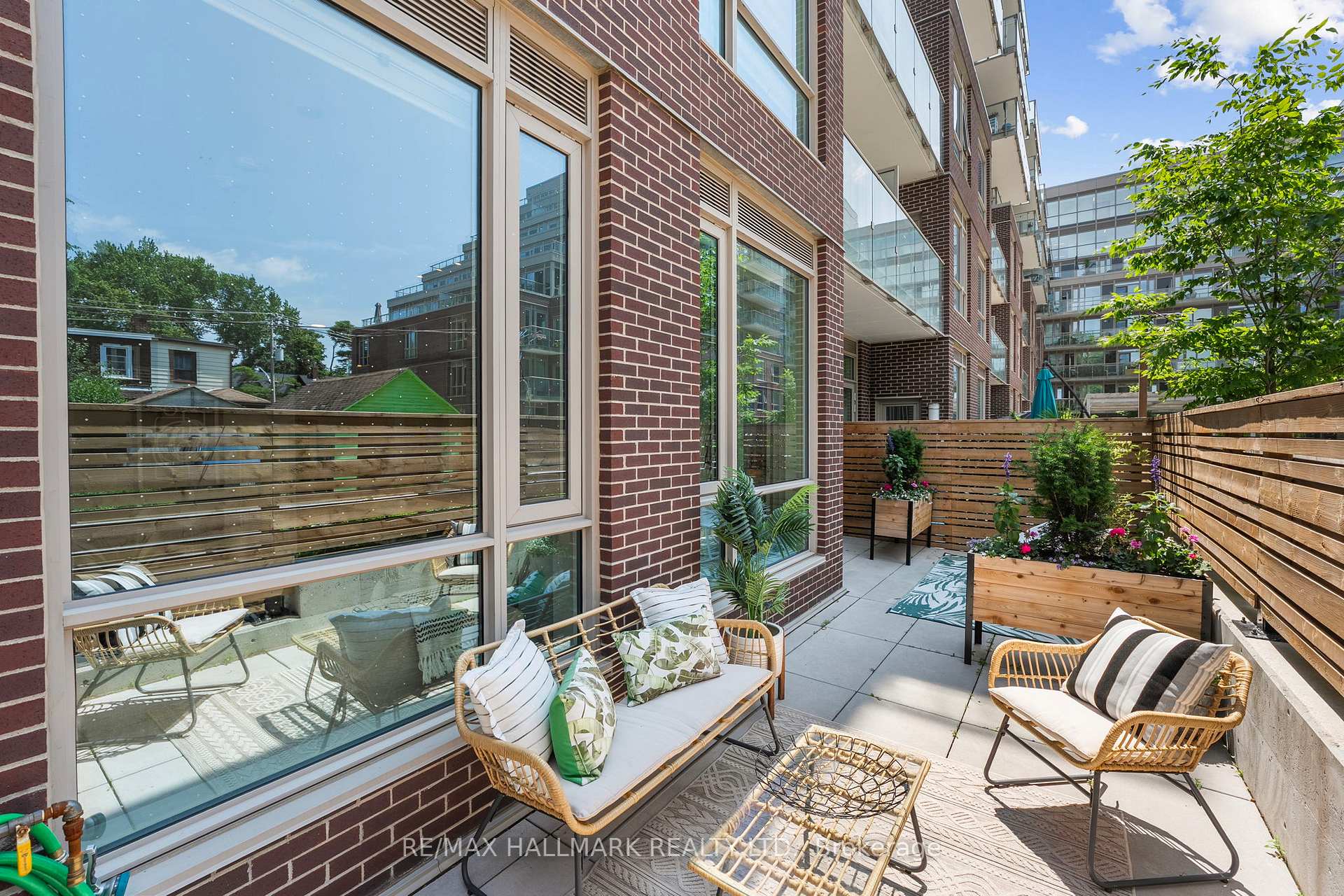 2 Bedrooms Condo at 150 Logan, Toronto For sale