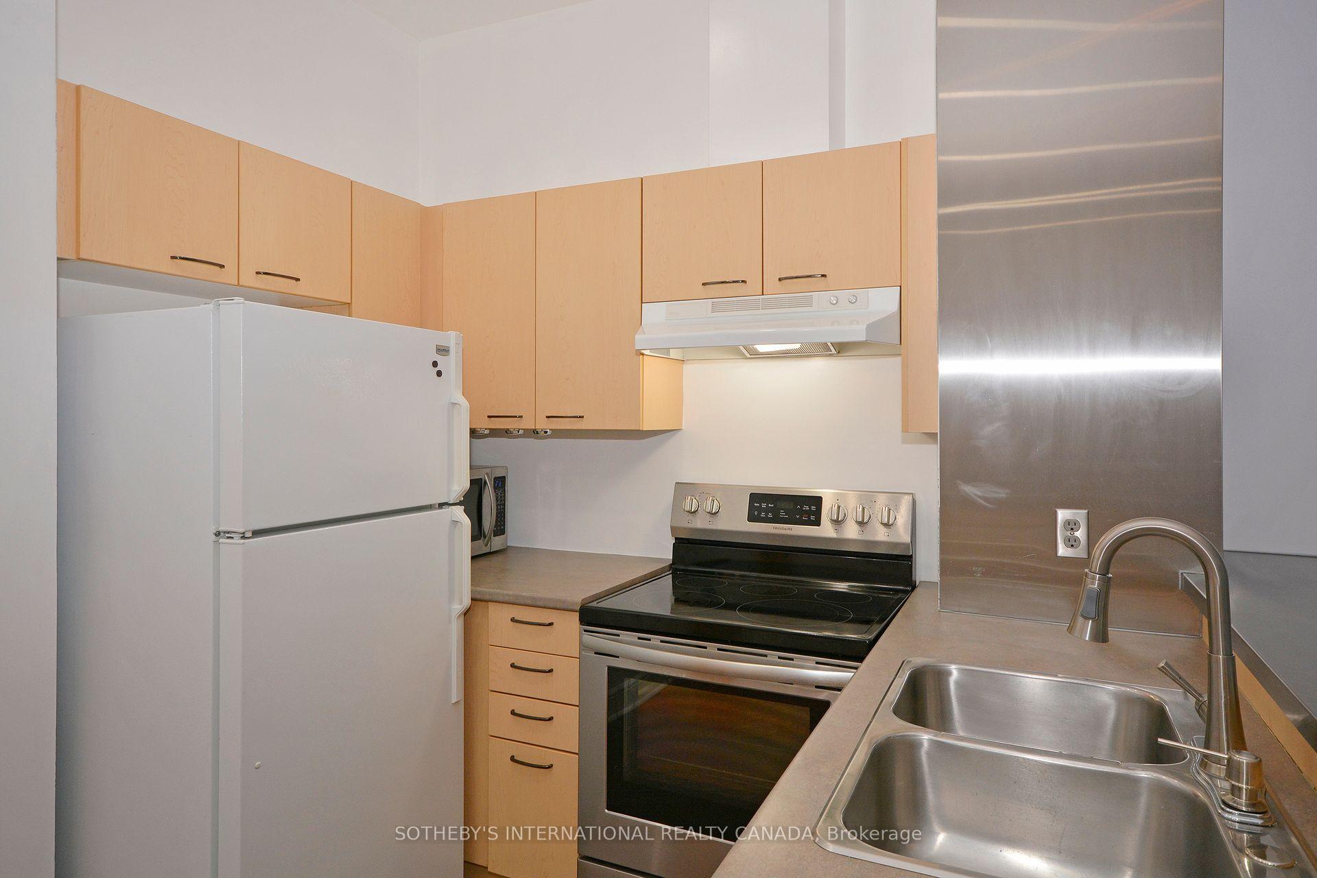 1 Bedroom Condo at 8 Wellesley, Toronto For sale