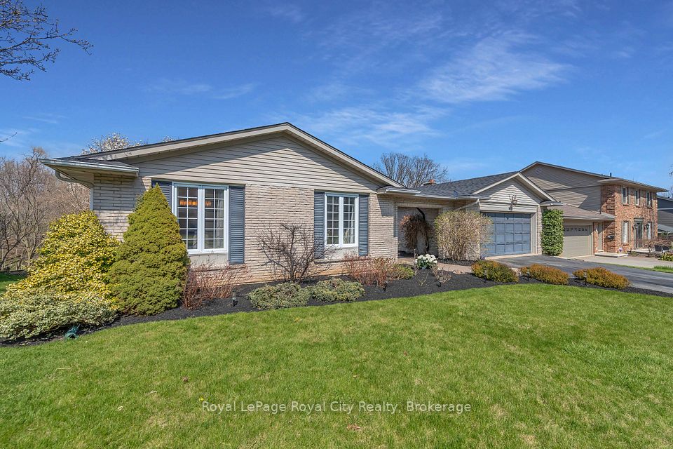 1873 Four Seasons Drive, Burlington, ON L7P 3B1