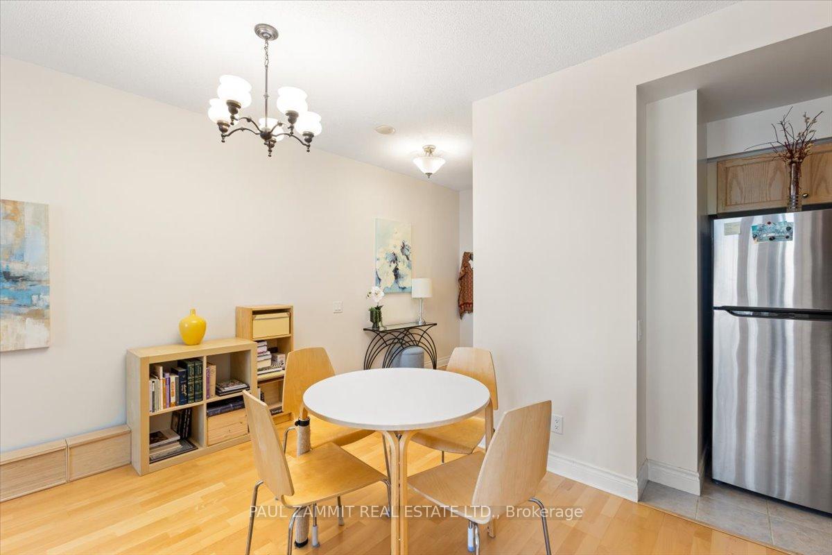 1 Bedroom Condo at 1 Clairtrell, Toronto For sale