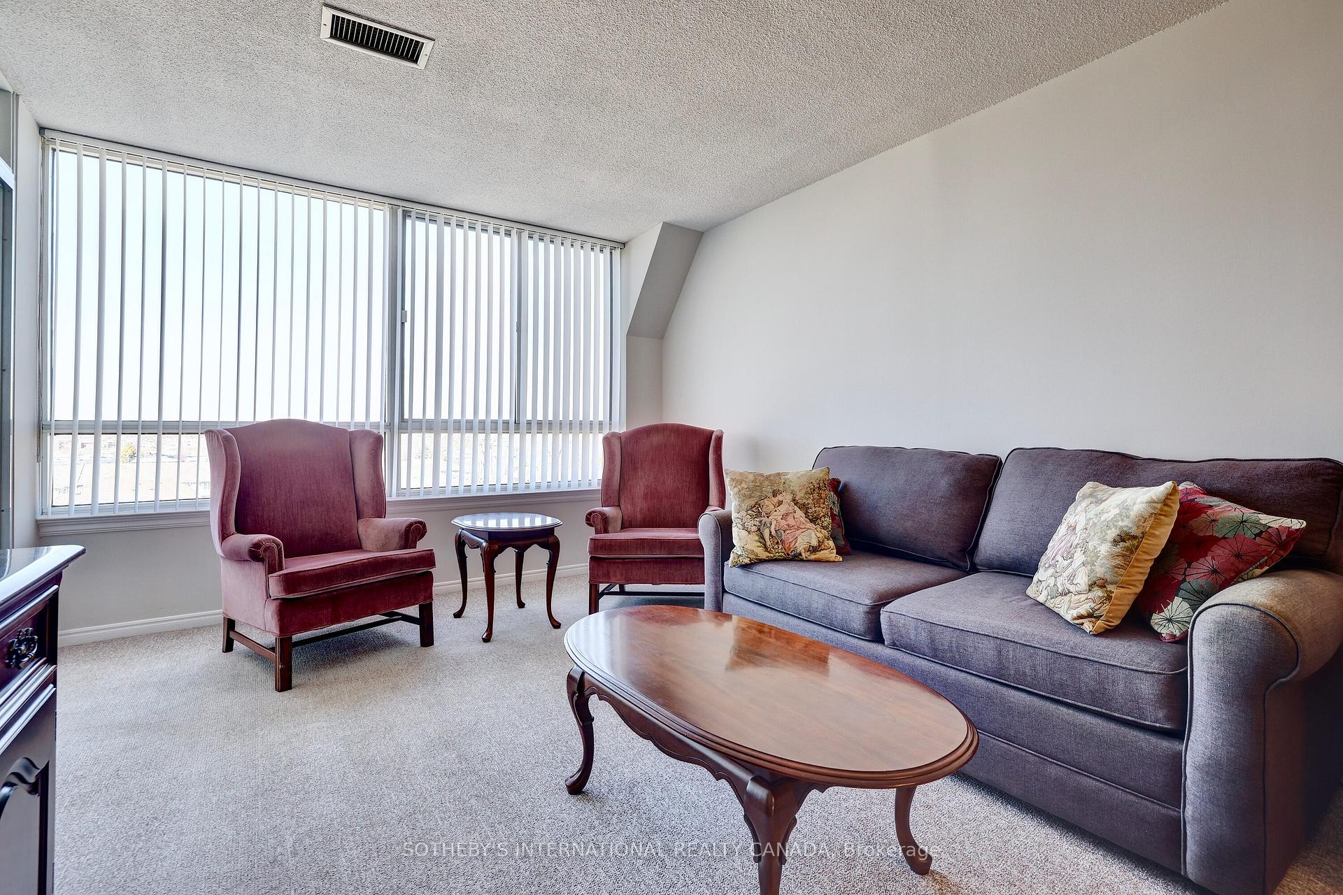 3 Bedrooms Condo at 1001 Cedarglen, Mississauga For sale