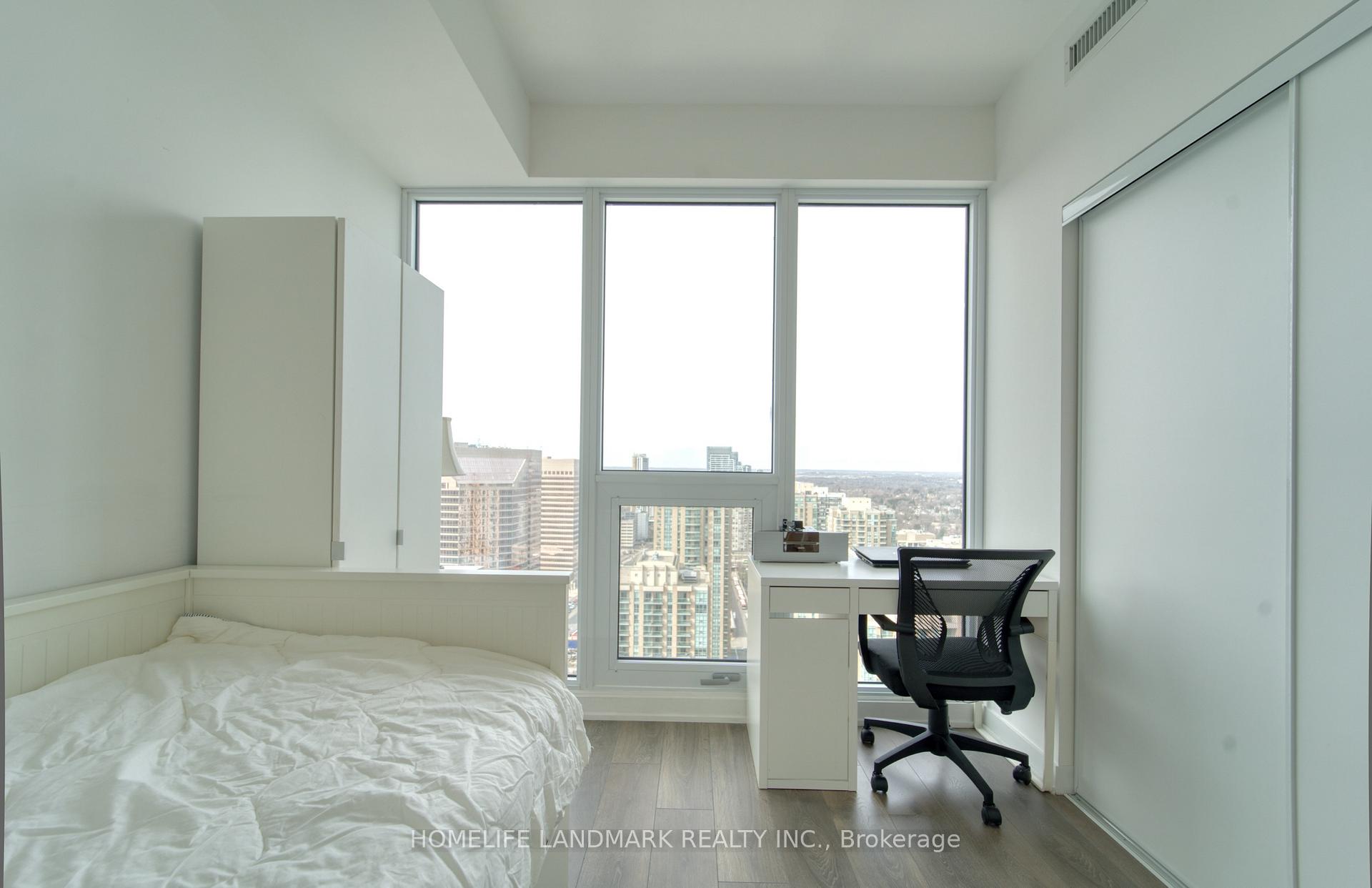 2 Bedrooms Condo at 15 HOLMES,  Toronto For sale