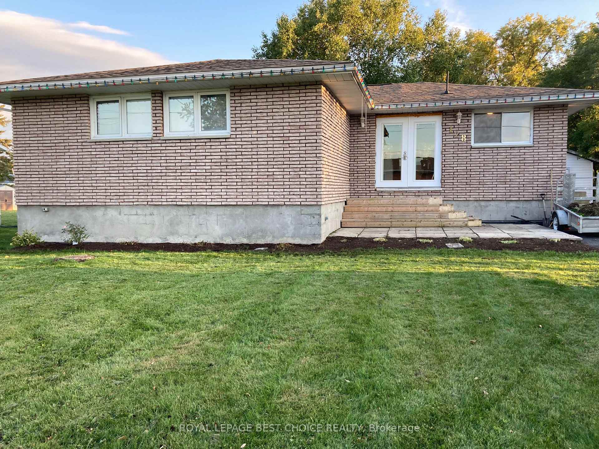 128 Third Avenue, Englehart, ON P0J 1H0
