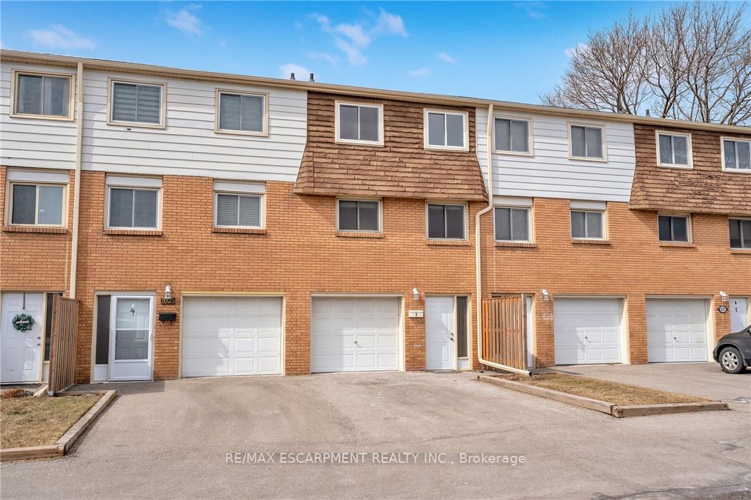 3 Bedrooms Condo at 1025 Upper Gage, Hamilton For sale