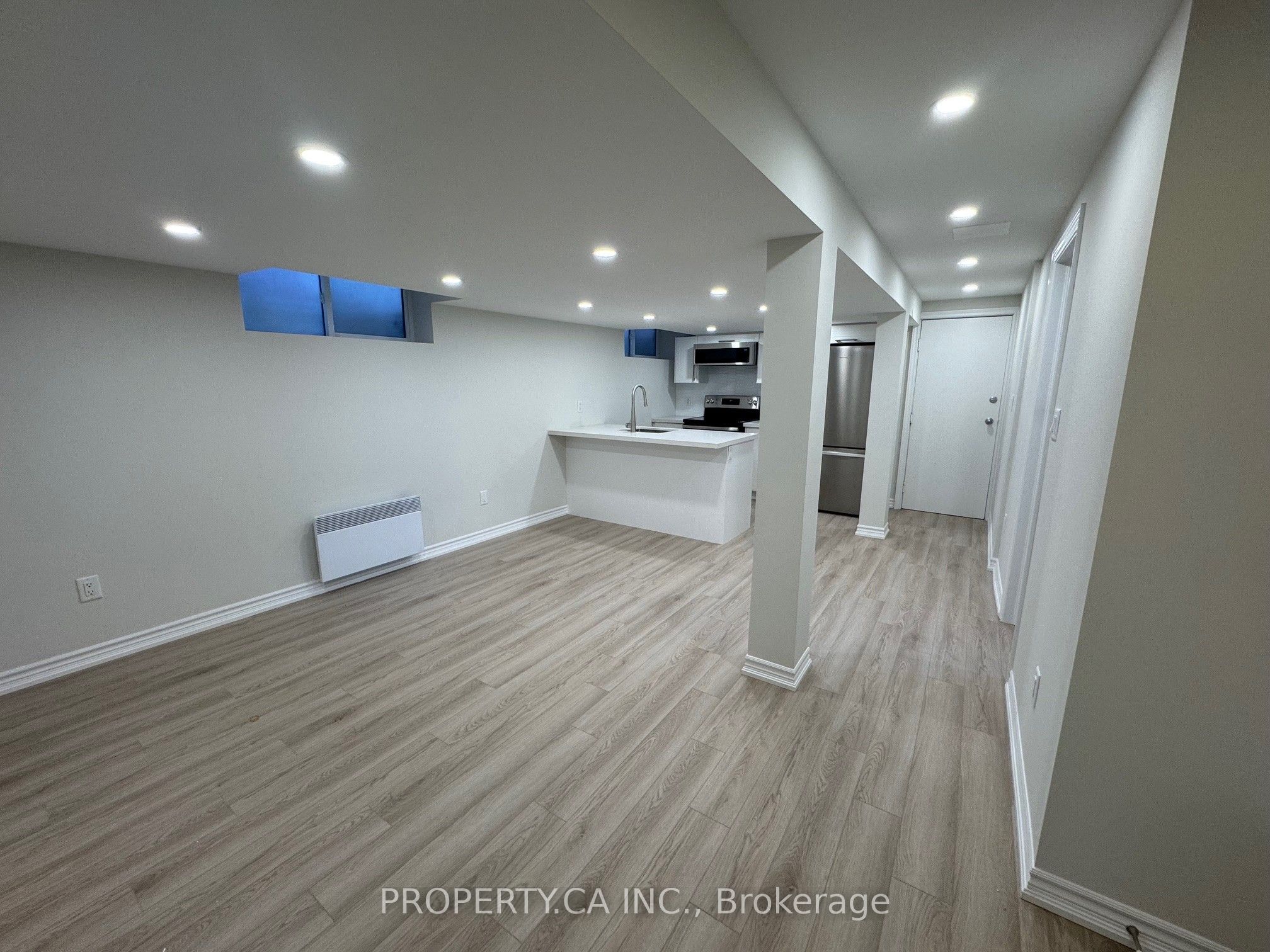 370 Lakeshore Road W, #1