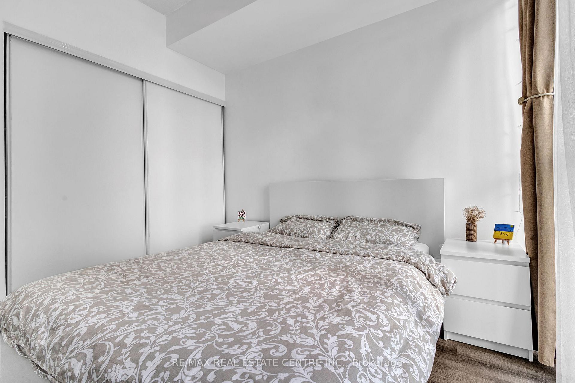 1 Bedroom Condo at 4099 Brickstone, Mississauga For sale