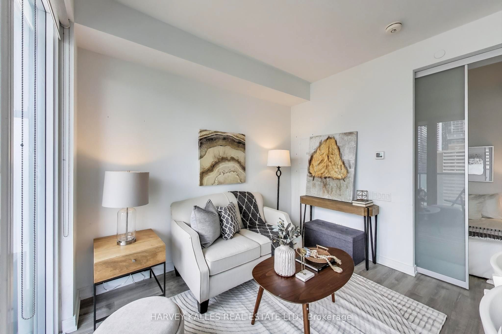 28 Wellesley Street E, #2408
