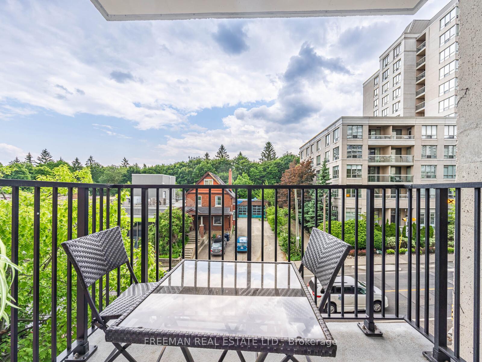 2 Bedrooms Condo at 260 Merton, Toronto For sale
