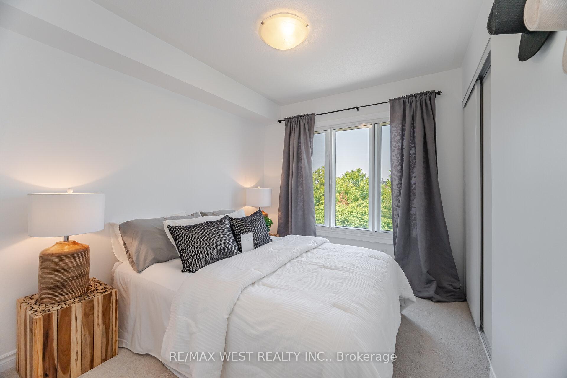 2 Bedrooms Condo at 150 Long Branch, Toronto For sale