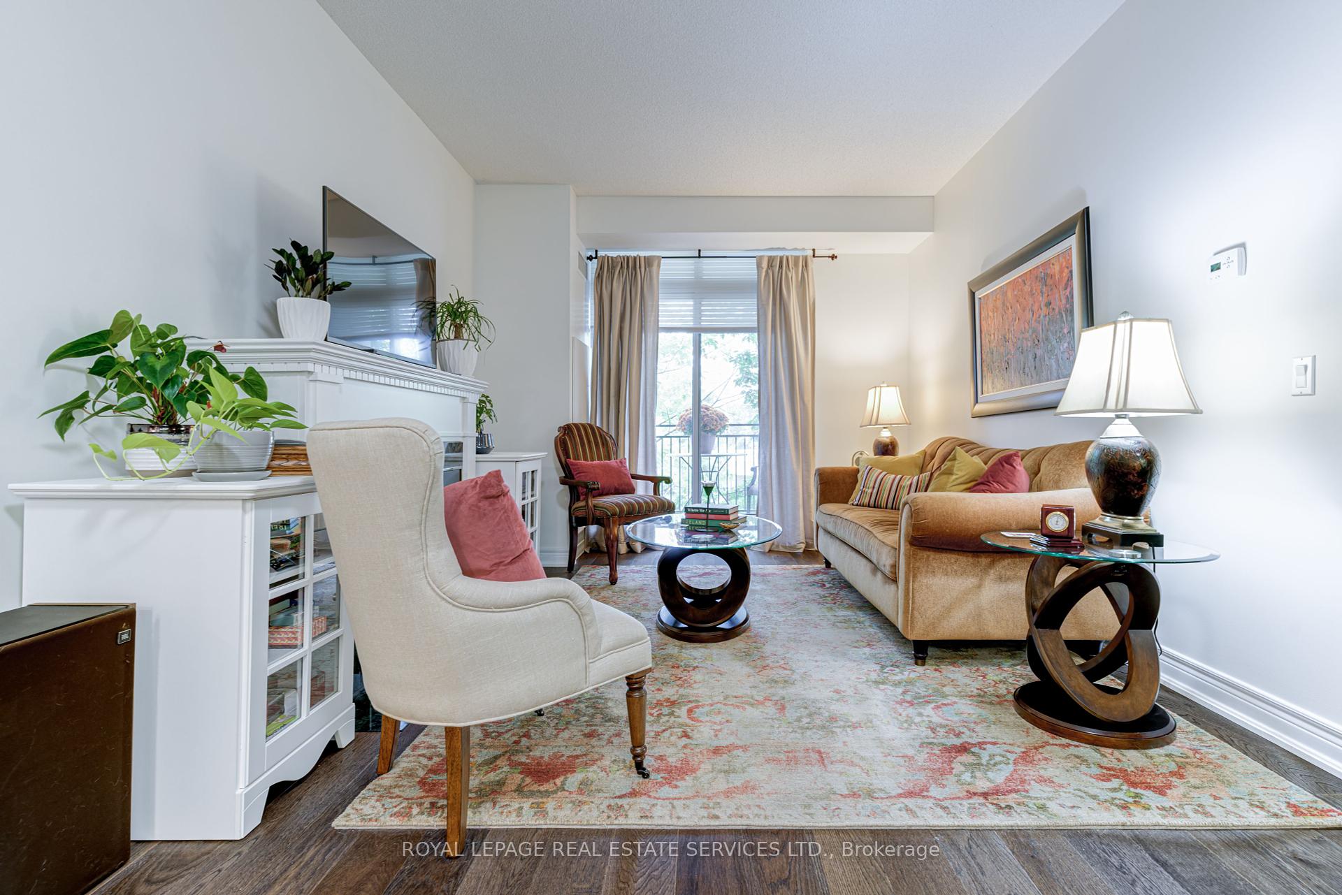 2 Bedrooms Condo at 10 Old Mill,  Toronto For sale
