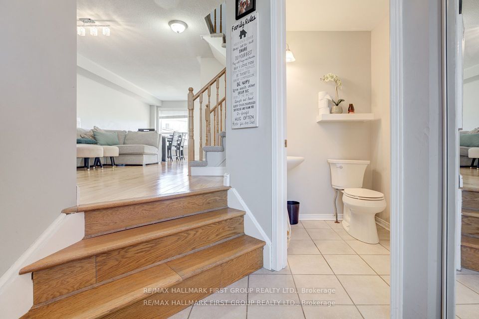 19 Inlet Bay Drive, Whitby, ON L1N 9P2