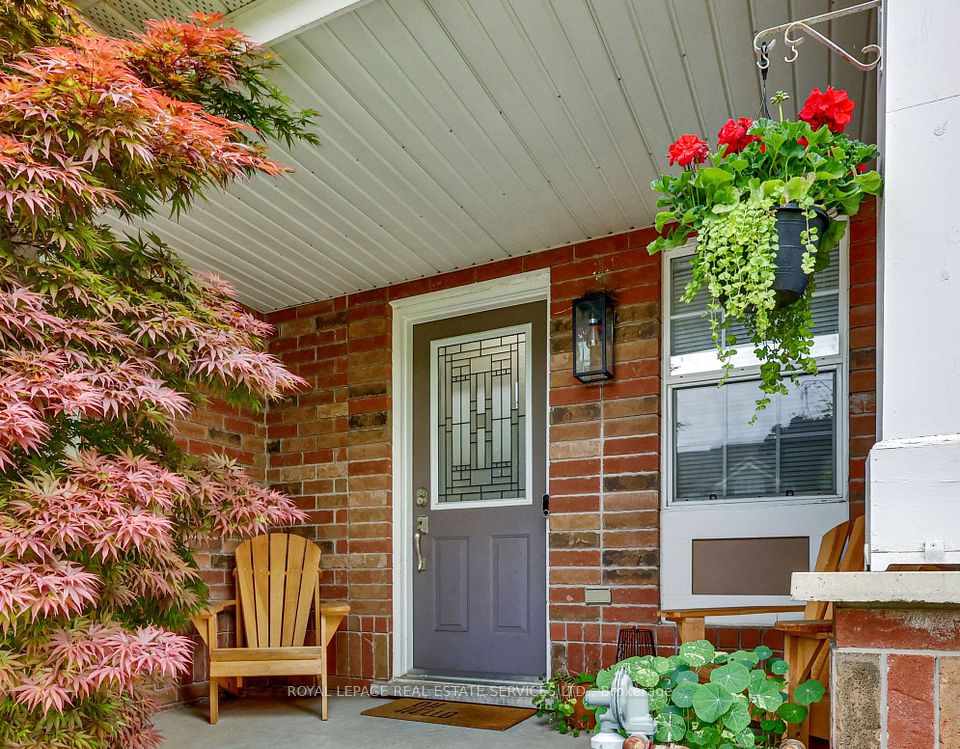 1627 Cartwright Crescent