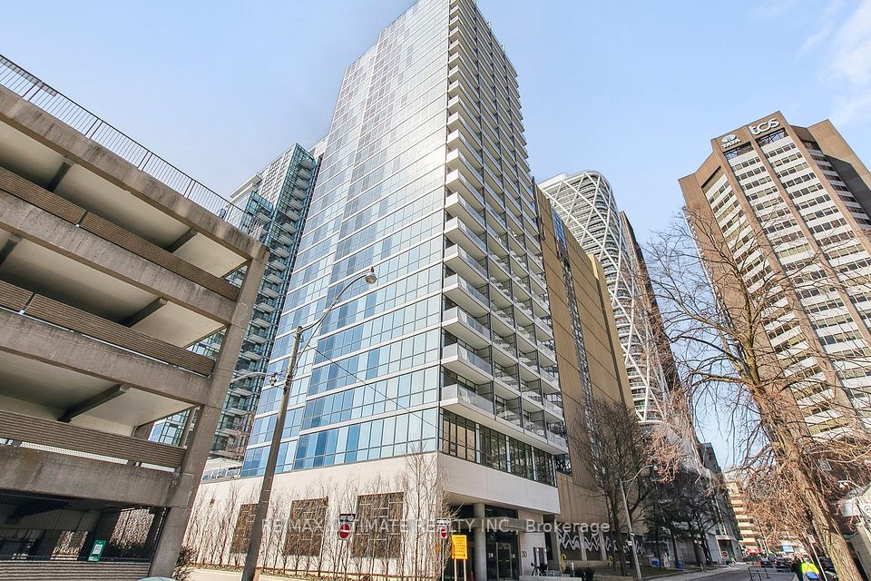 210 Simcoe