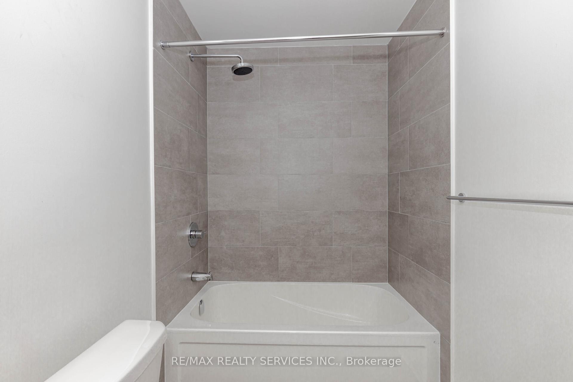 2 Bedrooms Condo at 2520 Eglington,  Mississauga For sale