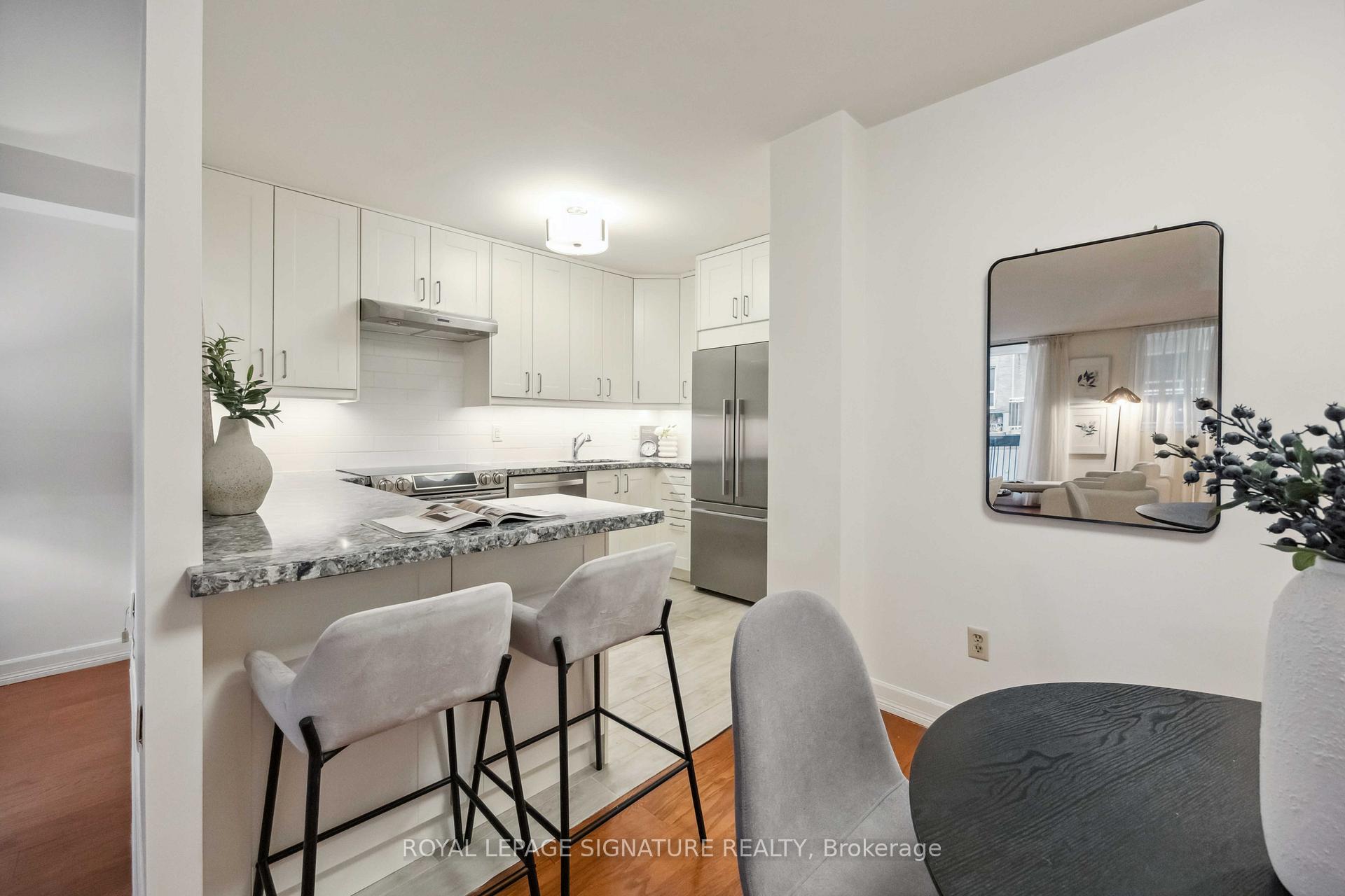 2 Bedrooms Condo at 212 St. George, Toronto For sale