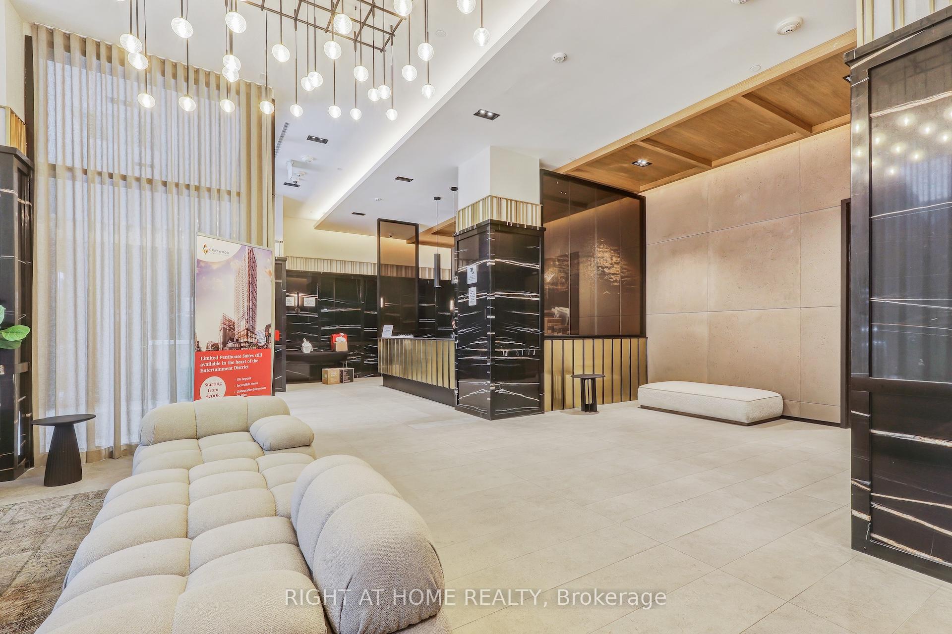 3 Bedrooms Condo at 108 Peter, Toronto For sale