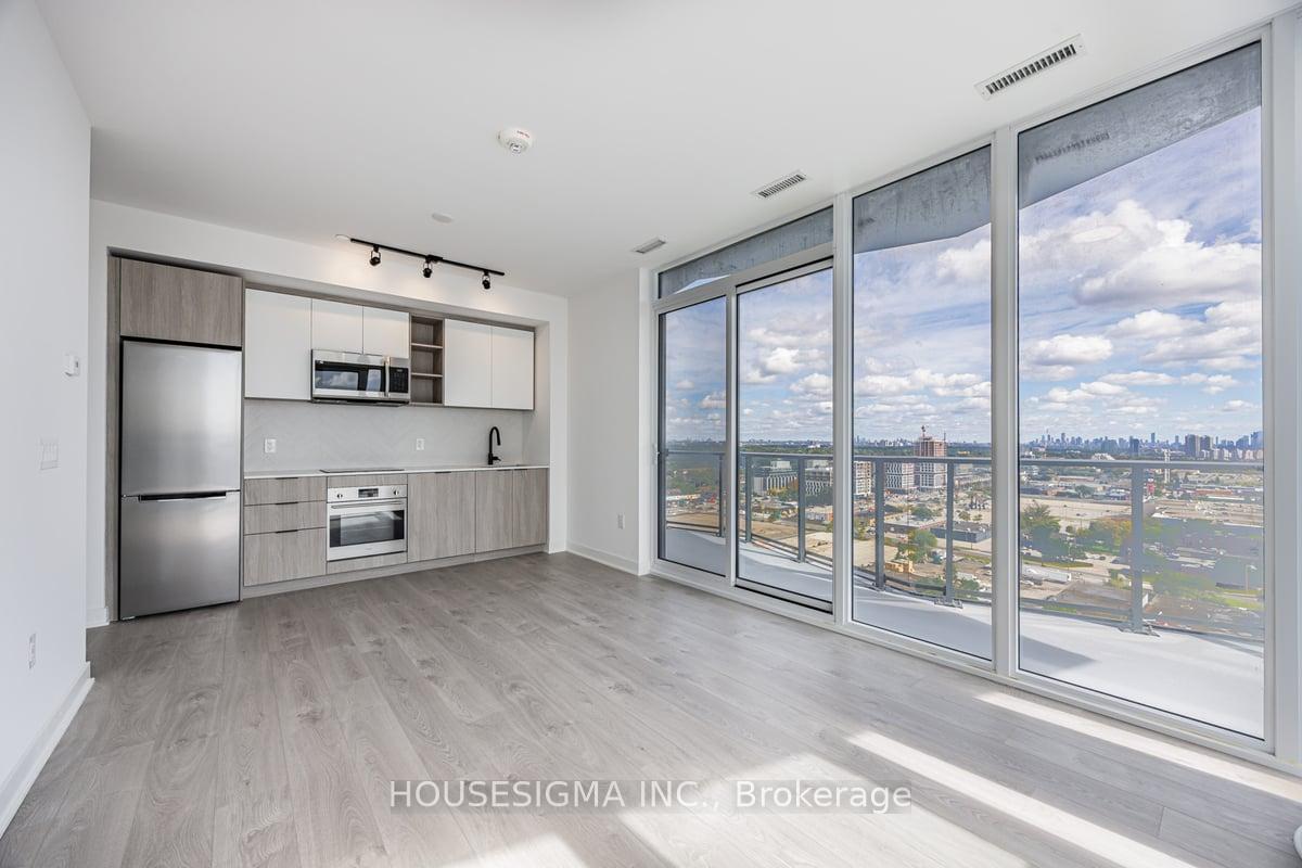 3 Bedrooms Condo at 36 Zorra,  Toronto For sale