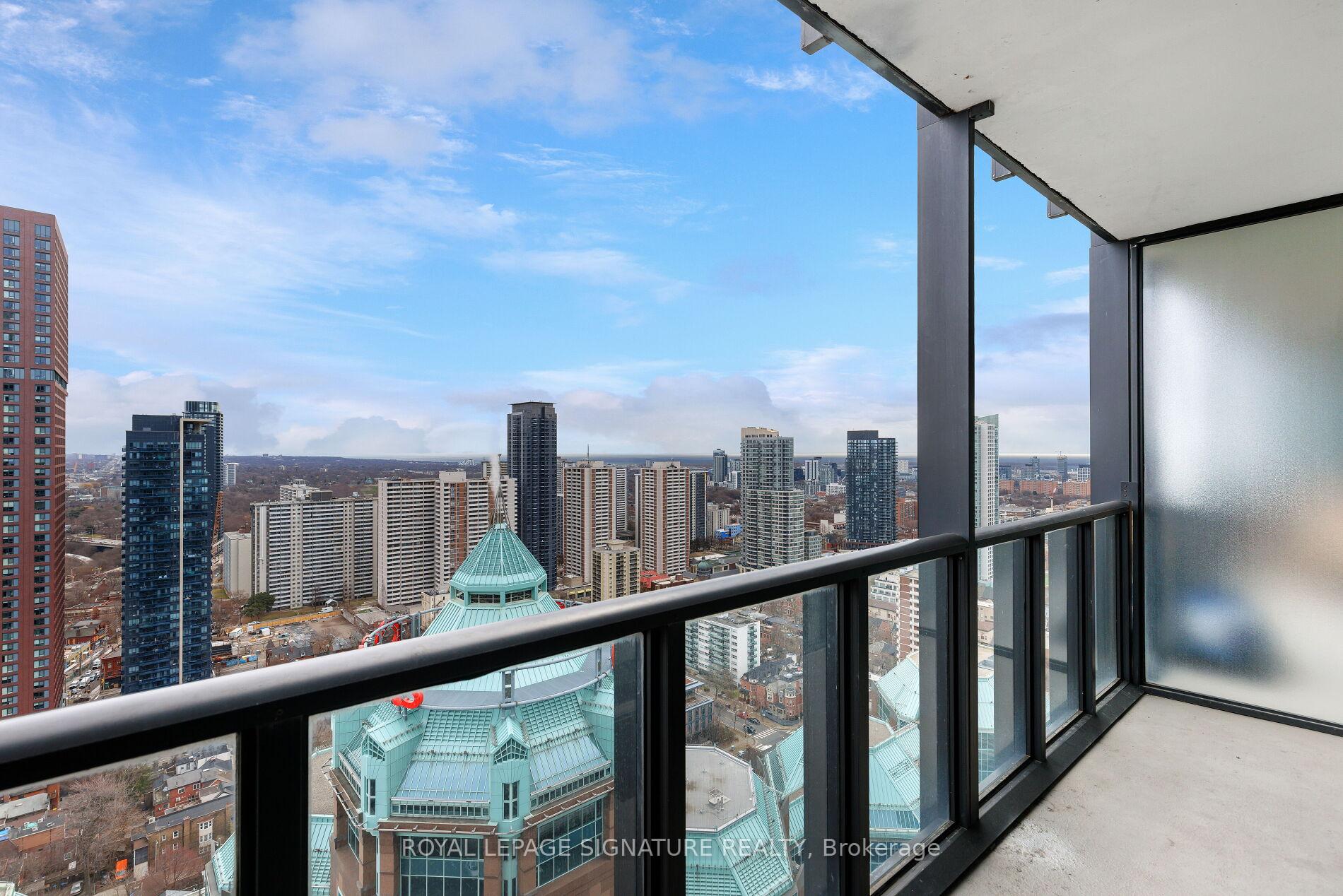 1 Bedroom Condo at 110 Charles, Toronto For sale