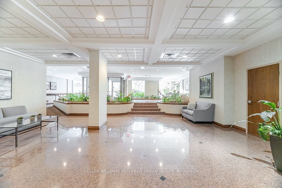 #402 - 1903 Pilgrims Way, Oakville, ON L6M 2X1