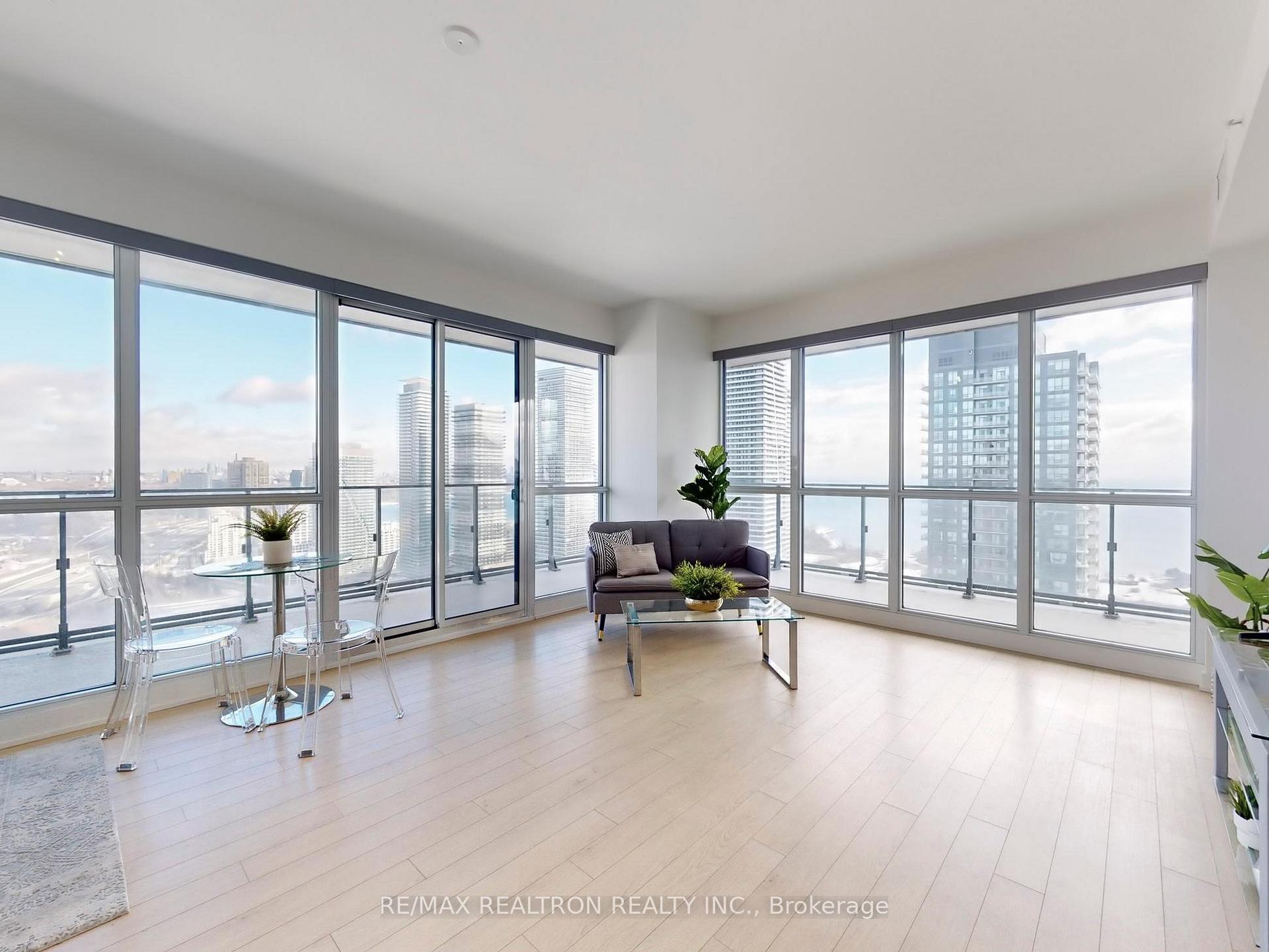 3 Bedrooms Condo at 10 Park Lawn, Toronto For sale