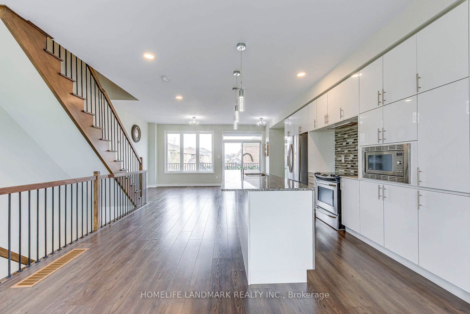 3098 Ernest Appelbe Boulevard