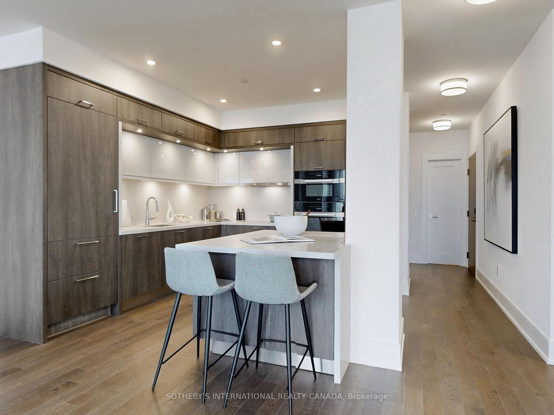 3 Bedrooms Condo at 30 Inn On the Park, Toronto For sale