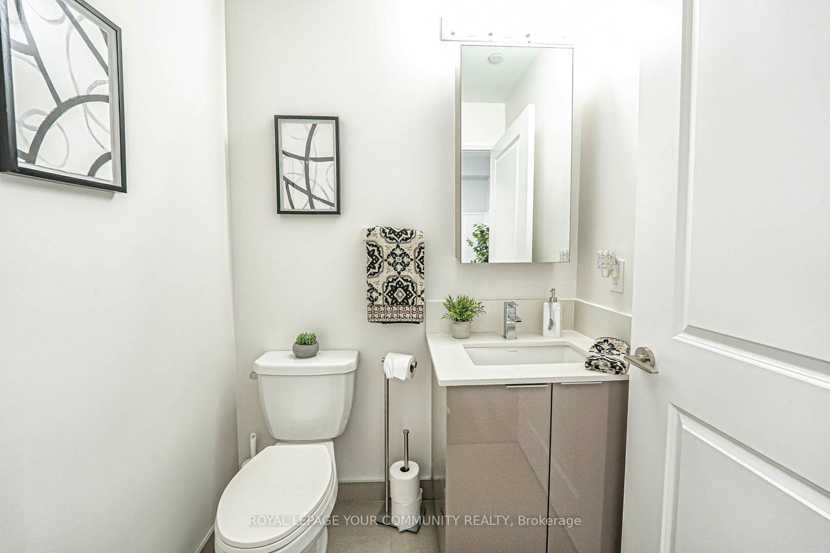3 Bedrooms Condo at 99 EAGLE ROCK, Vaughan For sale