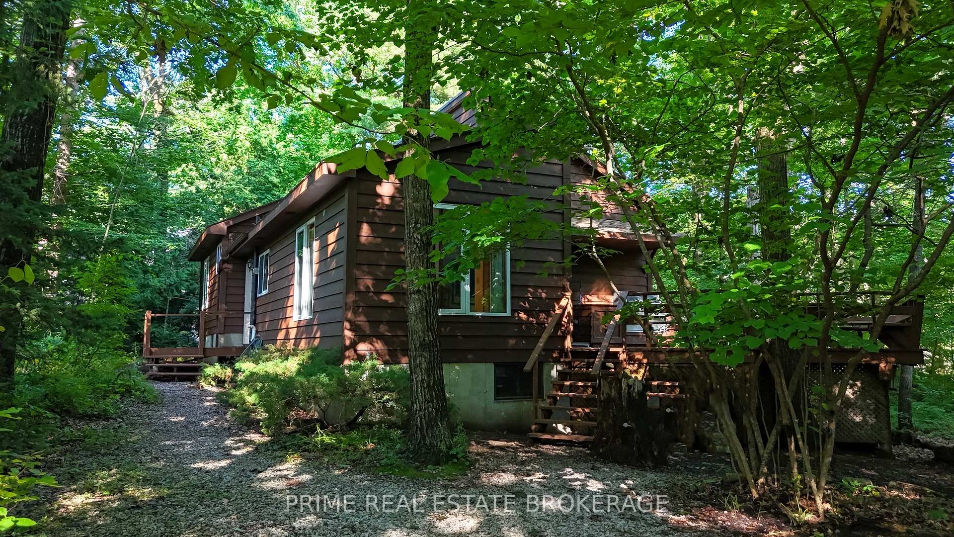 9919 Pinery Lane, Lambton Shores, ON N0M 1T0