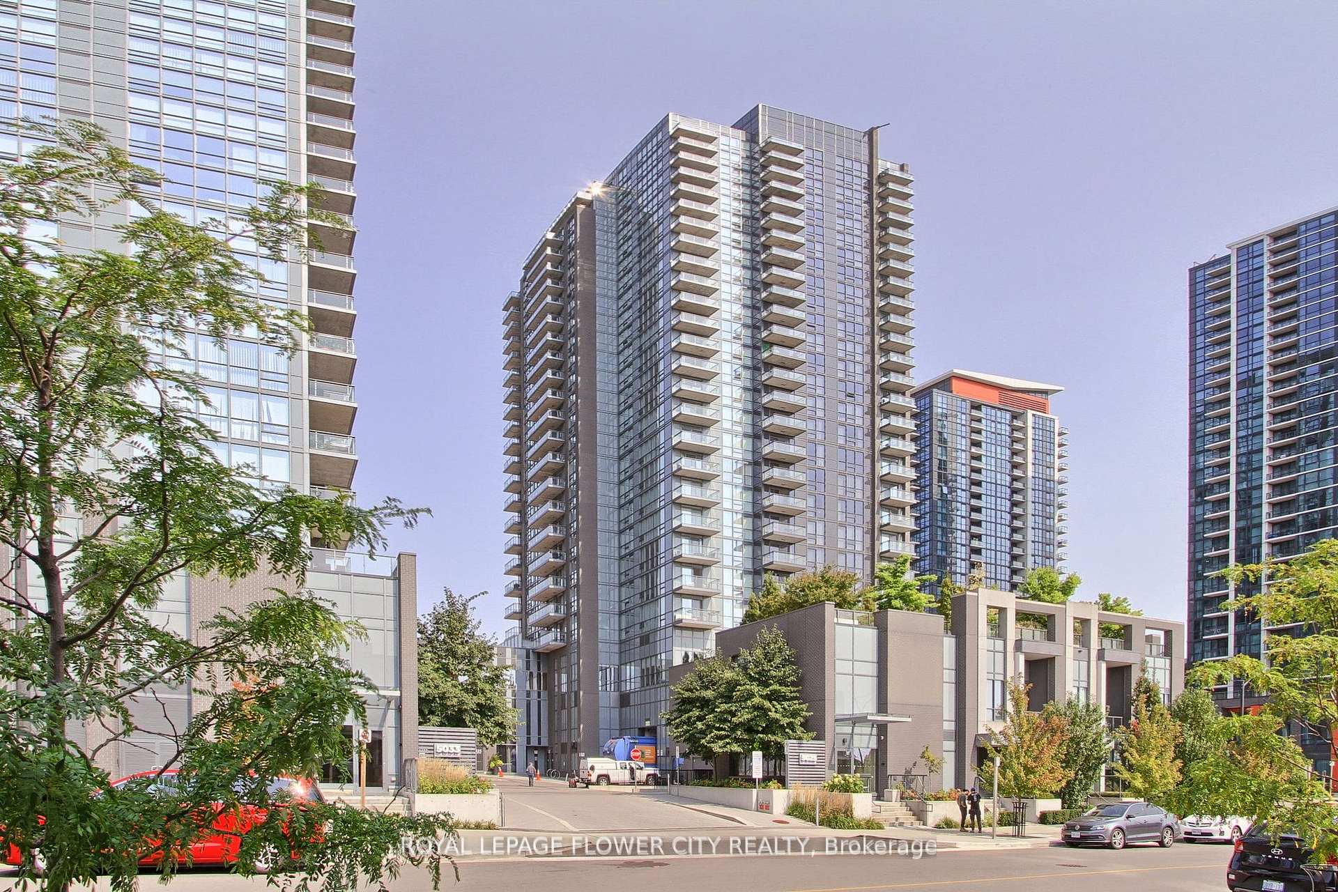 3 Bedrooms Condo at 5025 Four Springs, Mississauga For sale