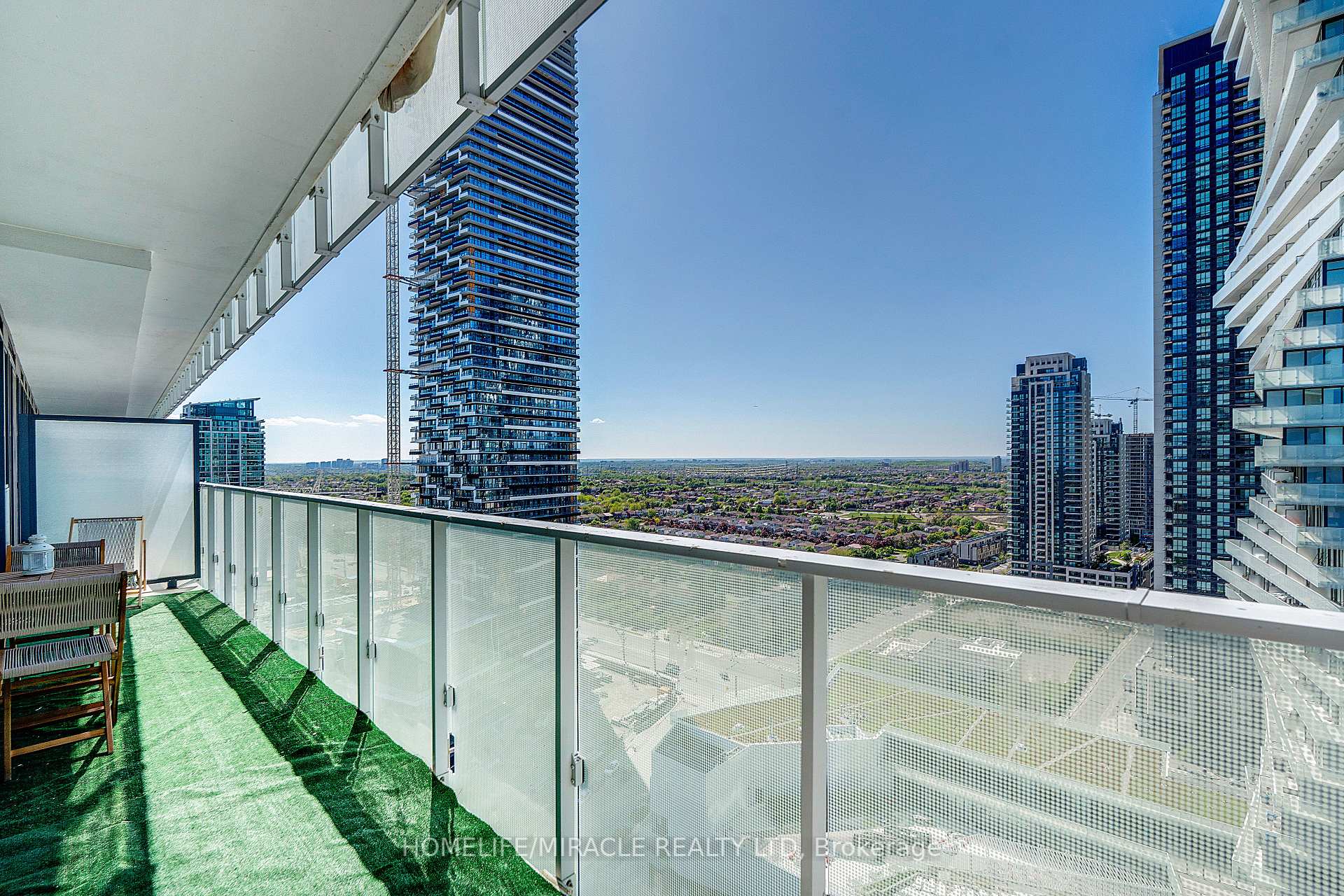2 Bedrooms Condo at 3883 Quratz, Mississauga For sale