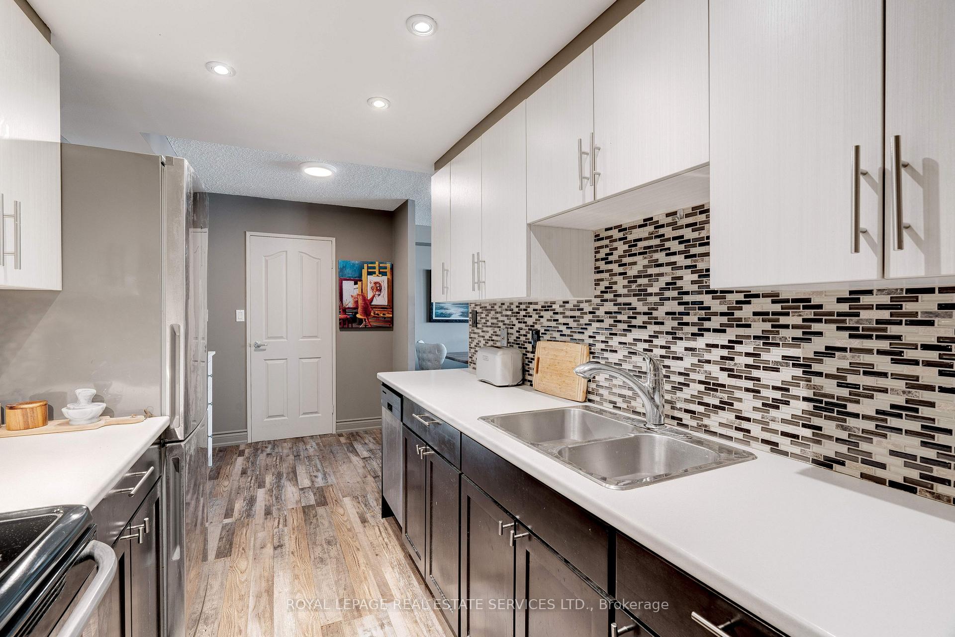 2 Bedrooms Condo at 120 Duke,  Hamilton For sale
