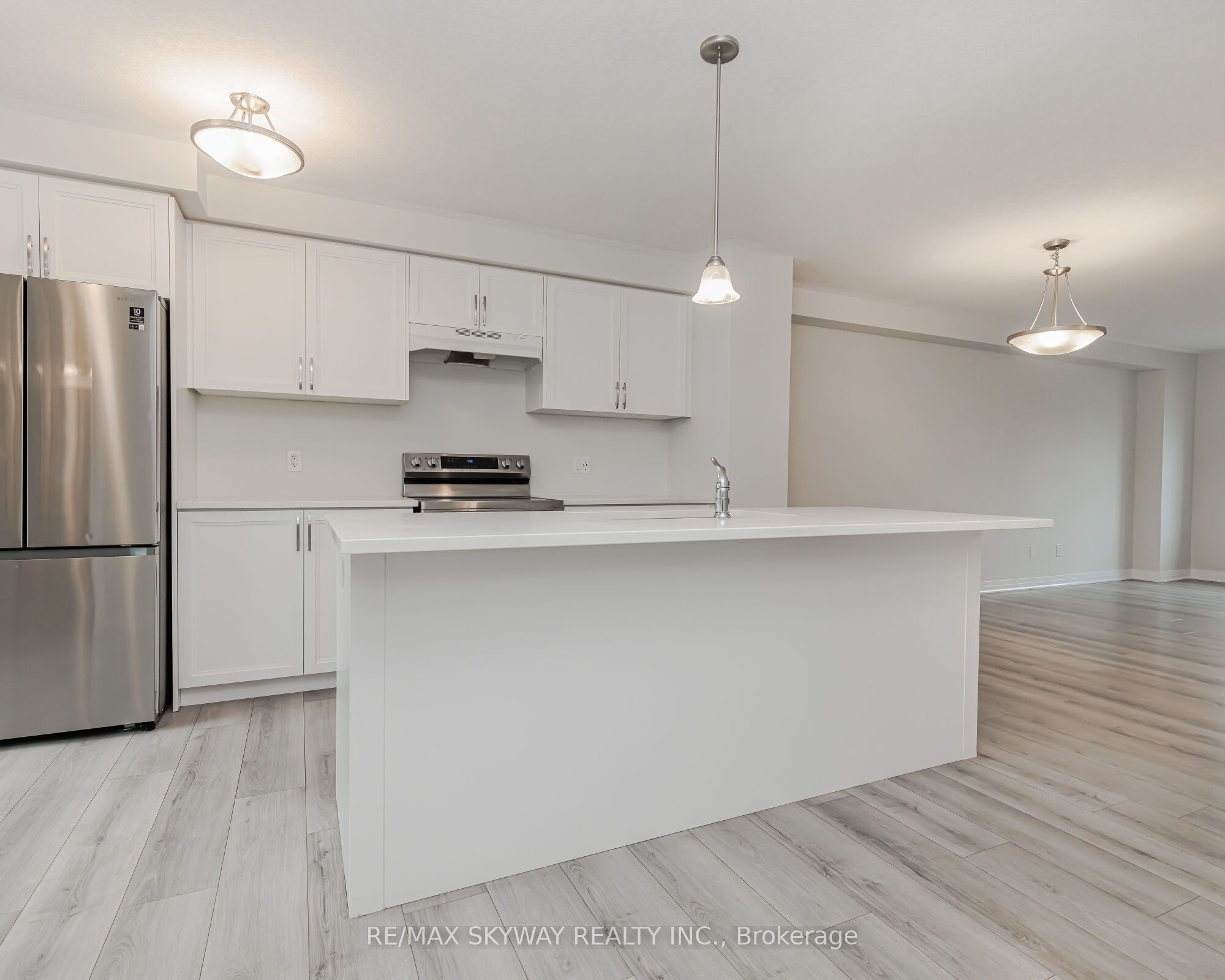 311 Woolwich Street, #5