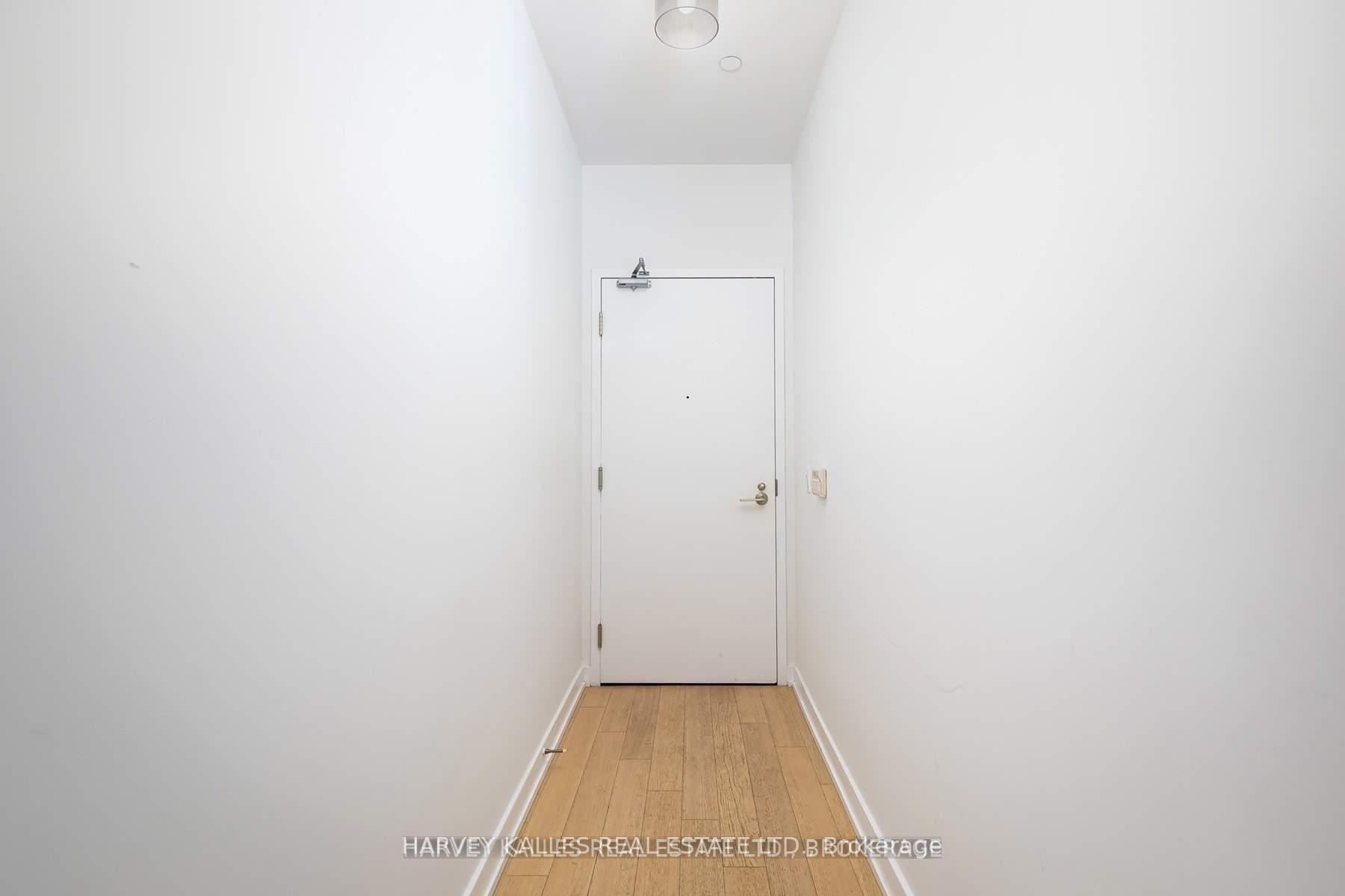 1030 King Street W 1002
