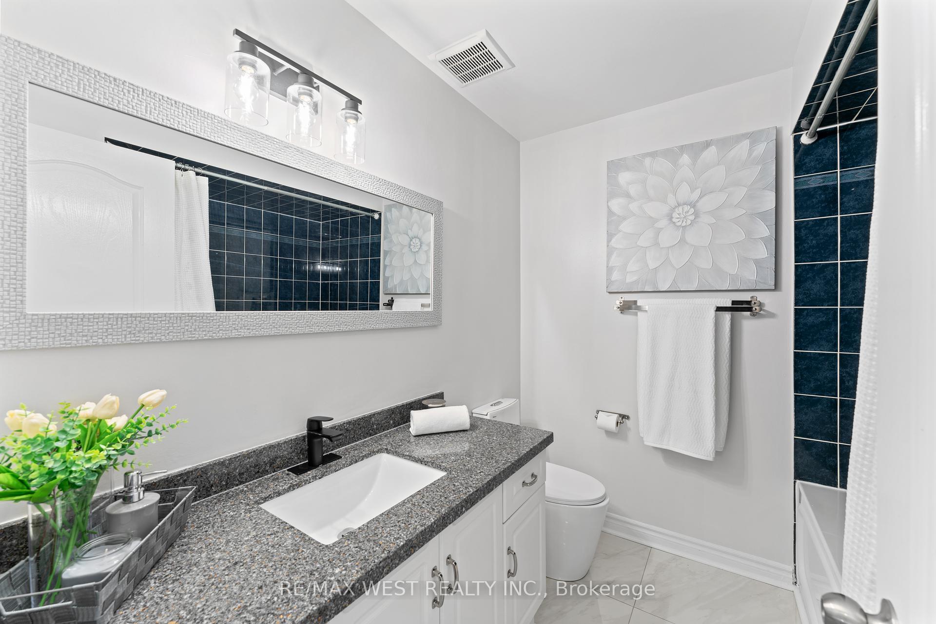 1 Bedroom Condo at 3531 Lake Shore, Toronto For sale