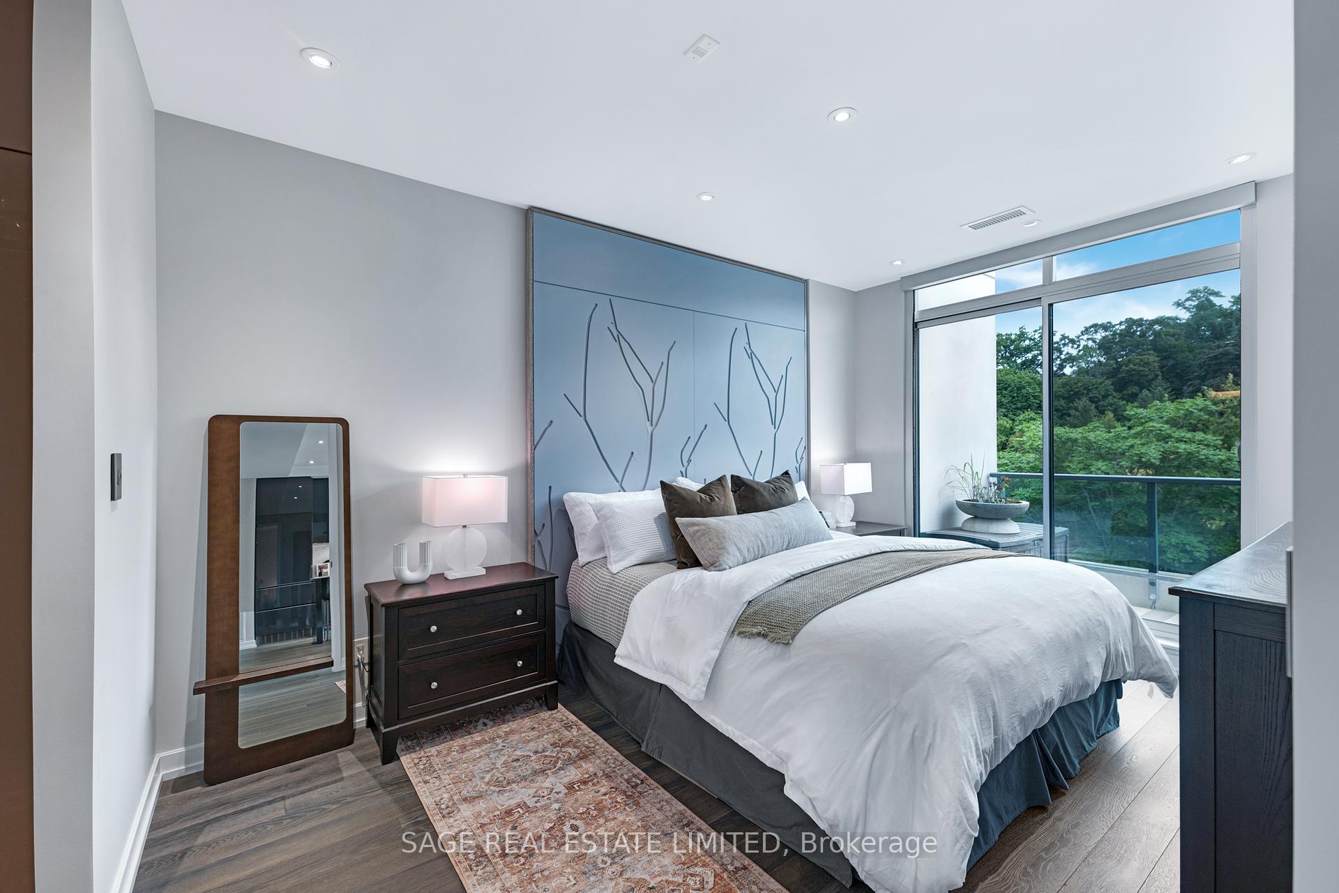 3 Bedrooms Condo at 377 Madison,  Toronto For sale