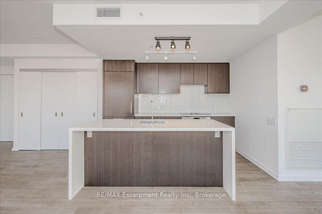 2 Bedrooms Condo at 60 Colborne, Toronto For sale