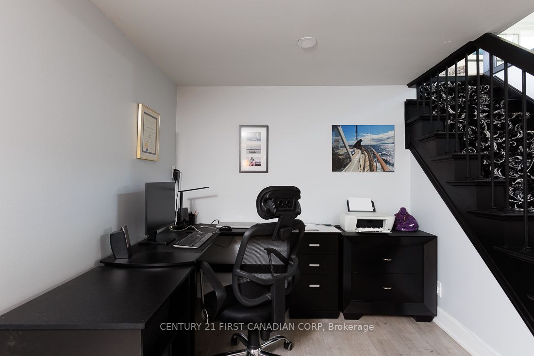 82 Queenston Crescent
