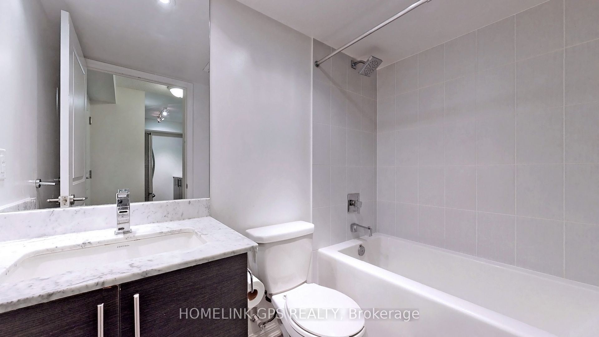 35 Bastion Street, #1814