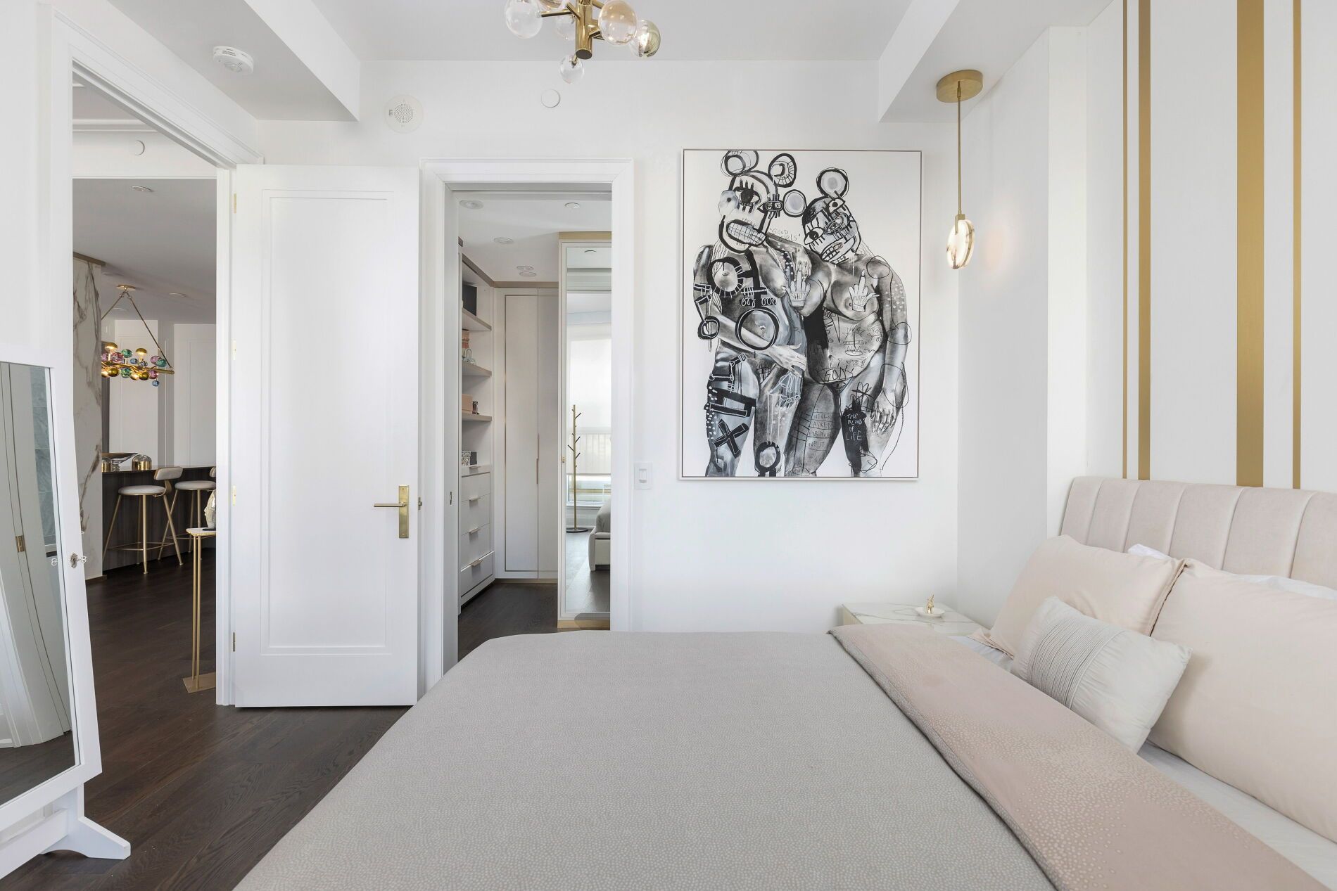 151 Avenue Road 805