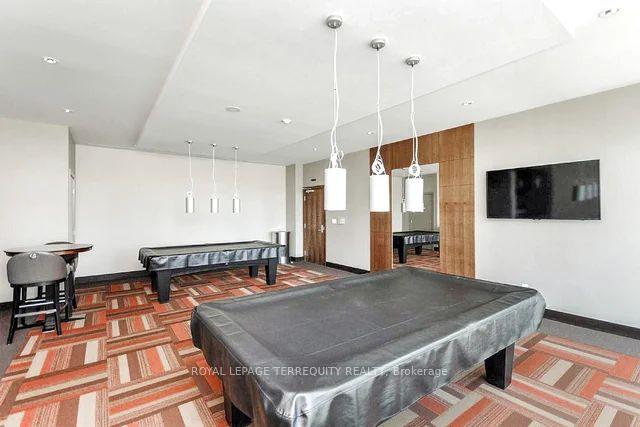 3 Bedrooms Condo at 4099 Brickstone, Mississauga For sale