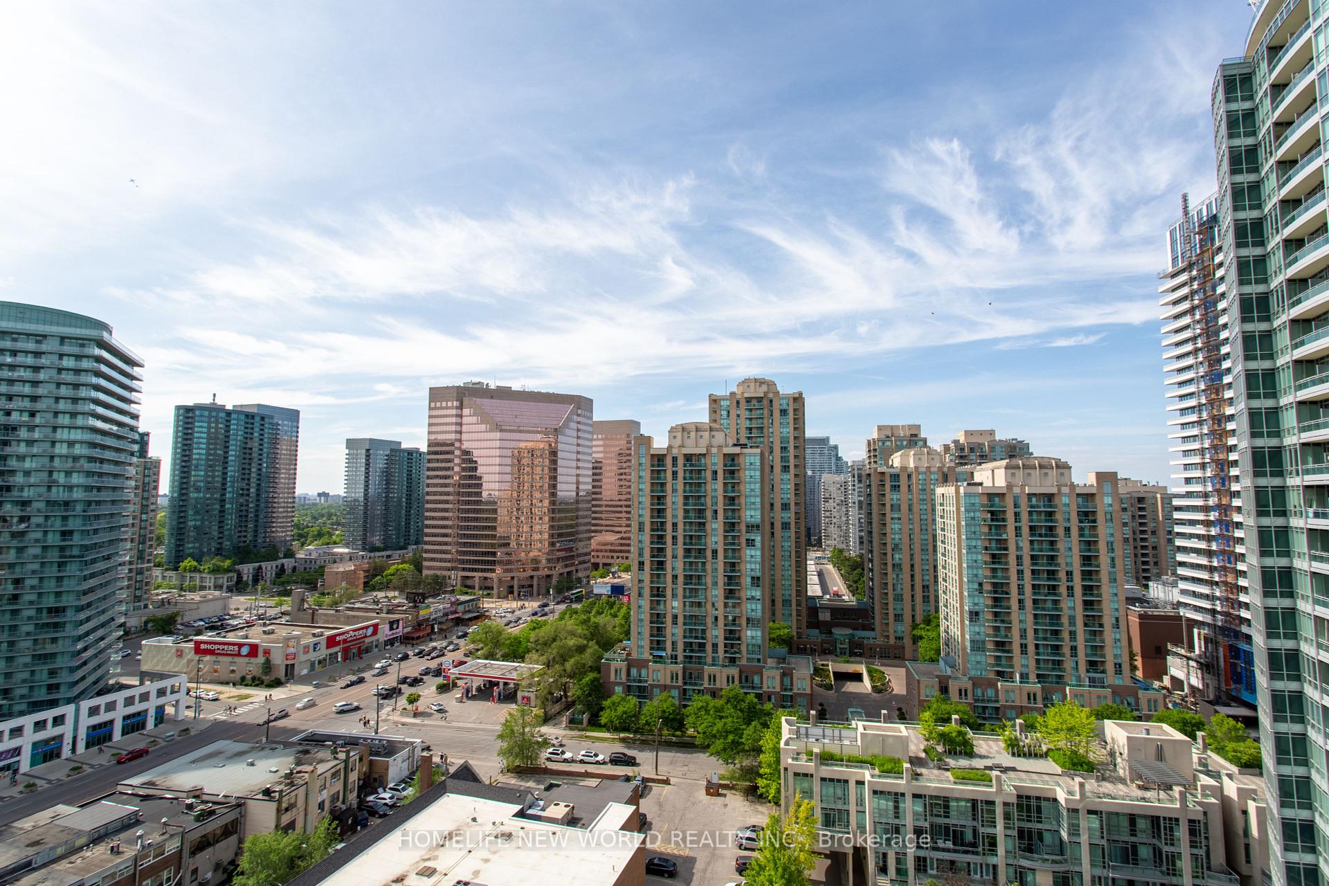 2 Bedrooms Condo at 15 Holmes, Toronto For sale
